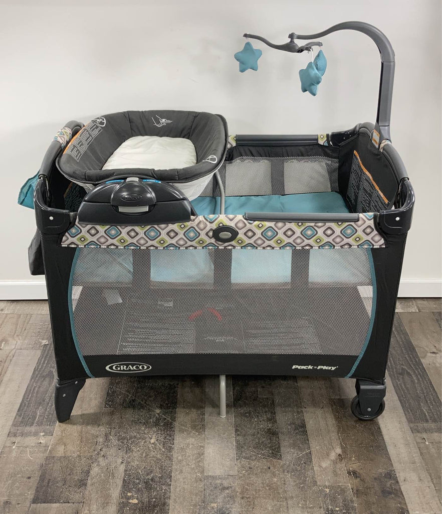 Graco Pack 'n Play Portable Seat & Changer Playard