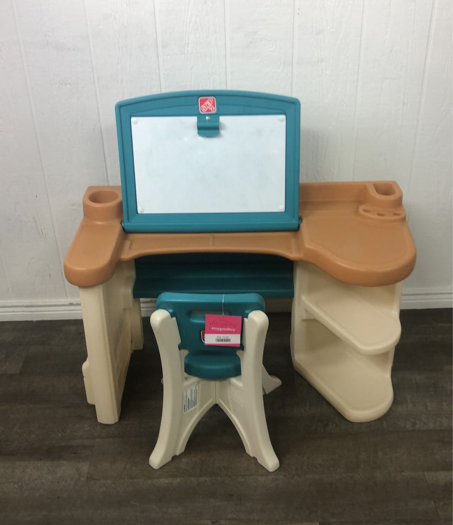Step2 Deluxe Art Master Desk Kids Art Table with Storage and Chair