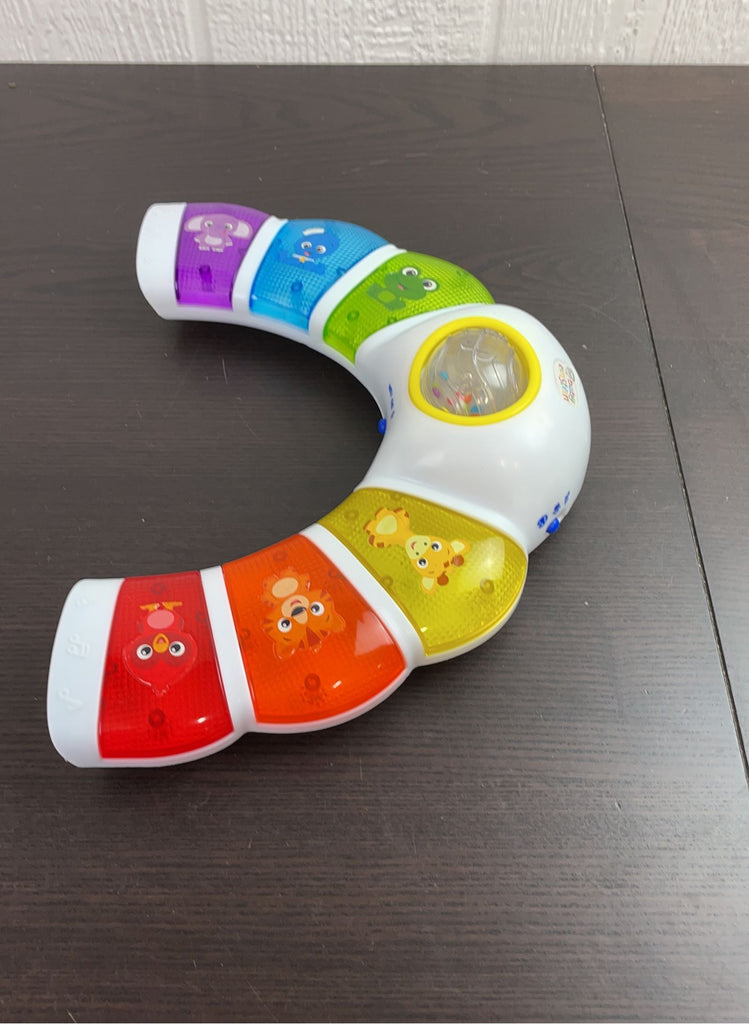 BABY EINSTEIN- Jouet Musical Piano- Glow & Discover- Jouet d'activités avec Lumières, Musique & Hochet, 3 Modes - Multilingue - Jeux - Jouets