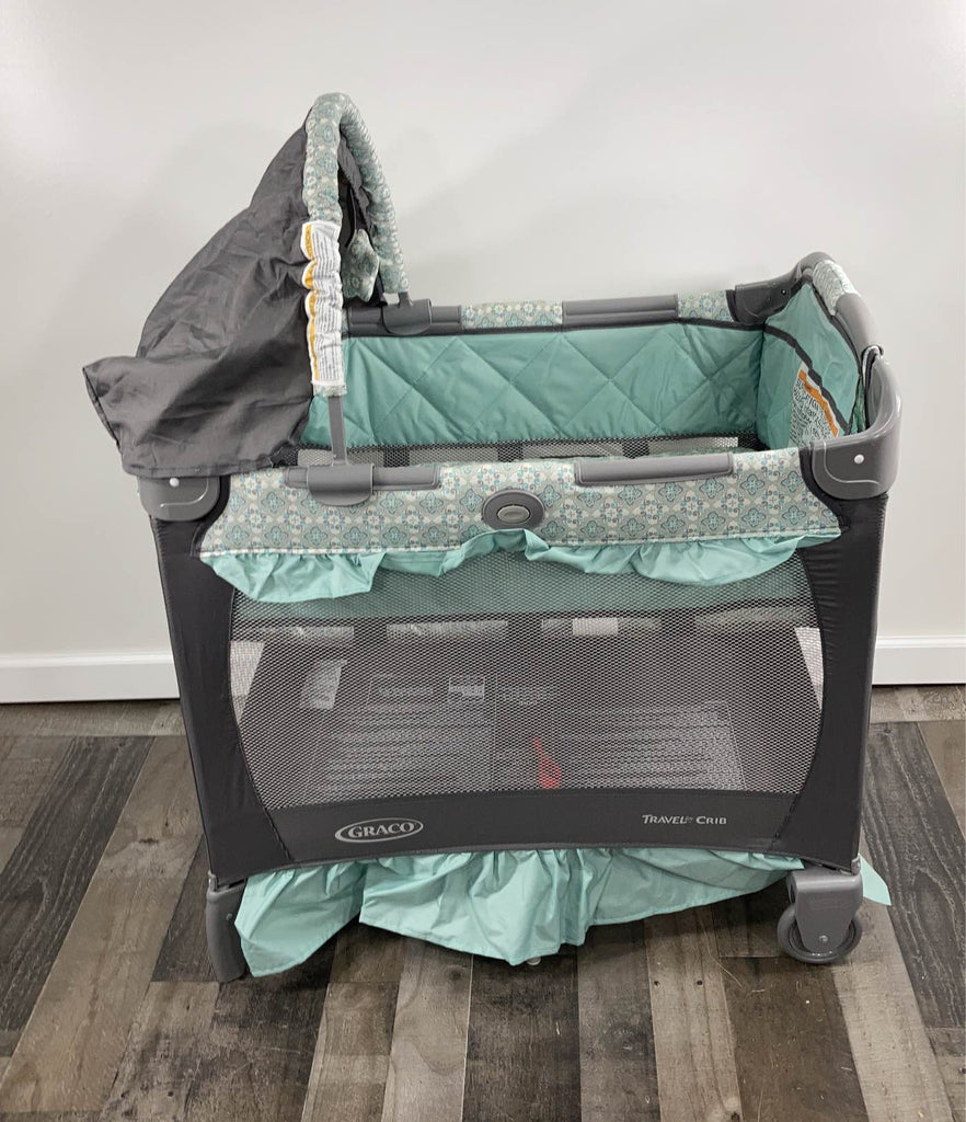 Graco travel 2024 lite baby crib