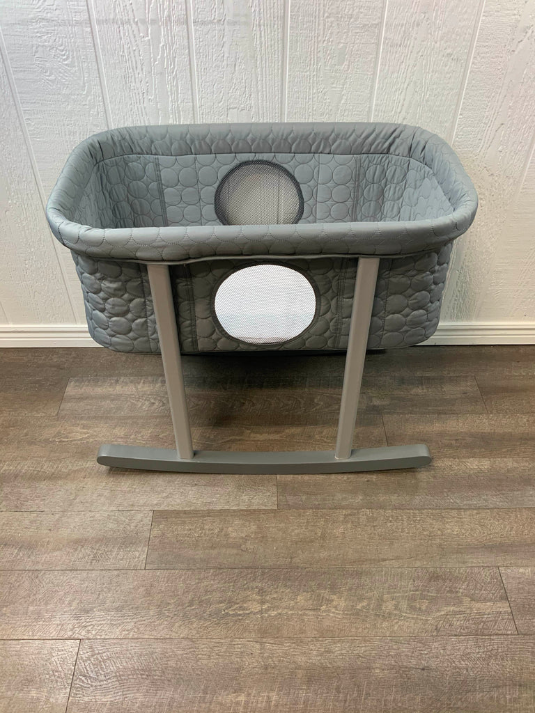 Green frog best sale rocking bassinet