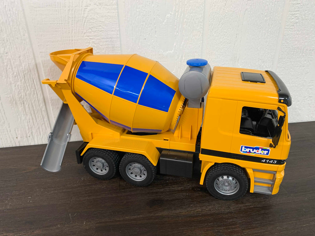 Bruder Cement Mixer