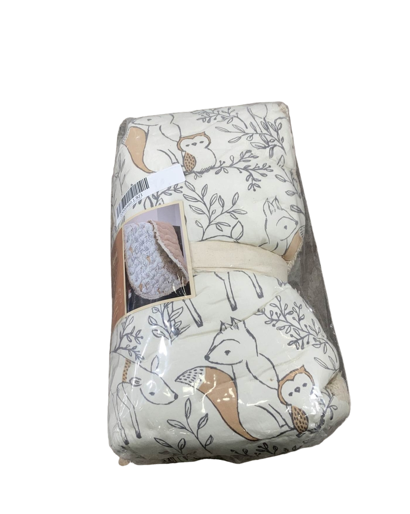 Crane Baby Cotton Quilted Play Mat, Kendi Animals