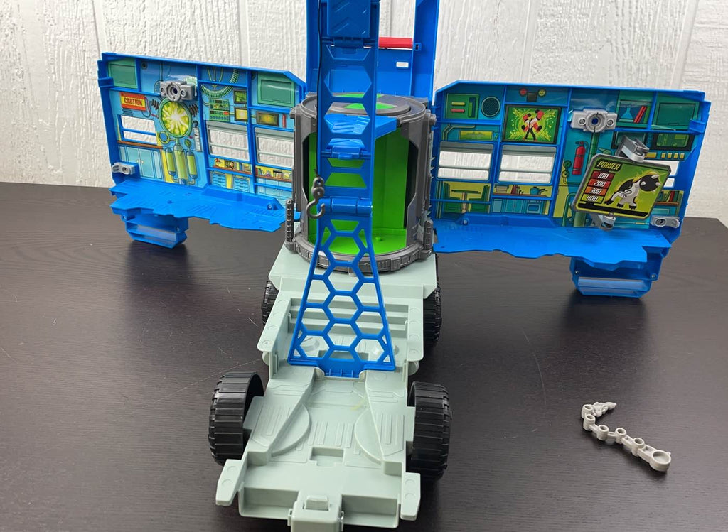 Ben 10 Rustbucket Deluxe Transforming Alien Playset