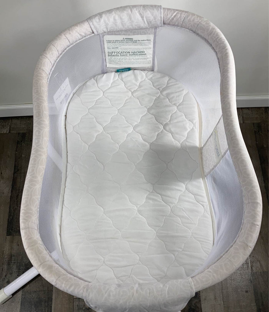 Halo Bassinest Swivel Sleeper, Essentia Series