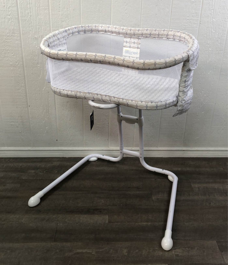 Halo BassiNest Glide Sleeper