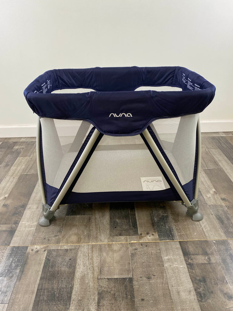 Nuna sena travel cot 2025 mini