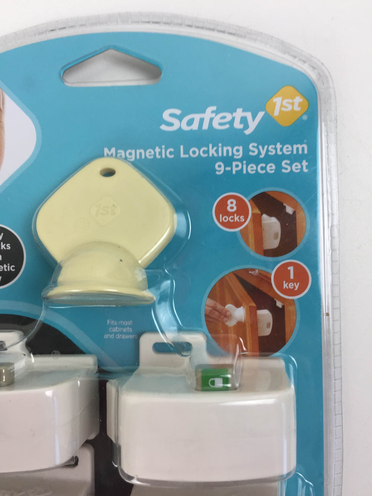 Safety 1st Locking System