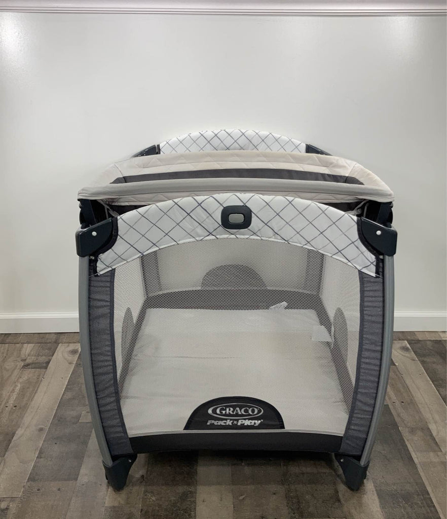 Graco Pack 'n Play Quick Connect Portable Seat DLX Playard
