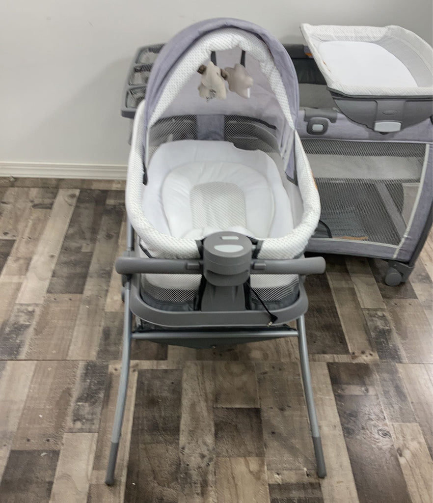 Graco Pack 'n Play Snuggle Seat Playard, Mullaly Fashion