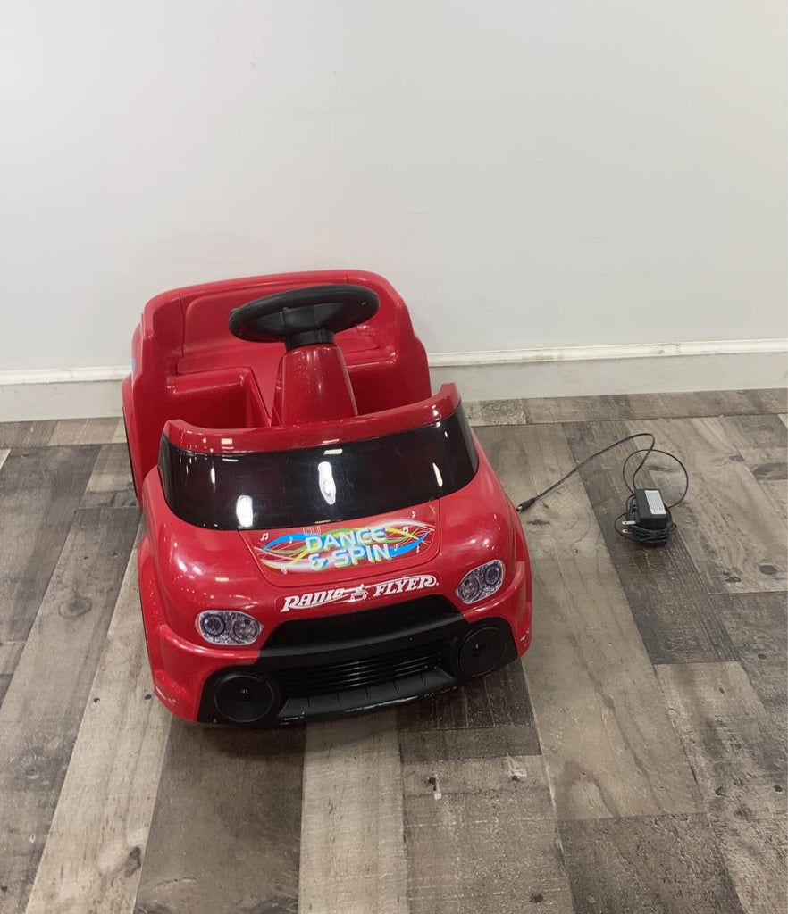 Radio Flyer DJ Dance & Spin Car RideOn