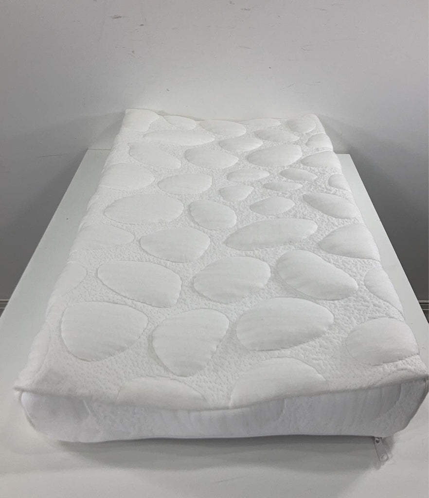 Nook Pebble Changing Pad, Cloud