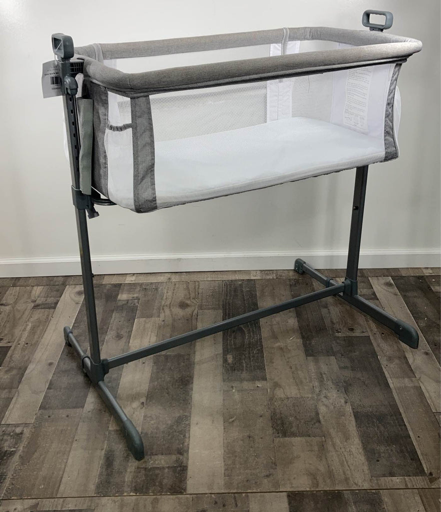Milliard Bedside Mesh Side Sleeper, Portable Infant Crib