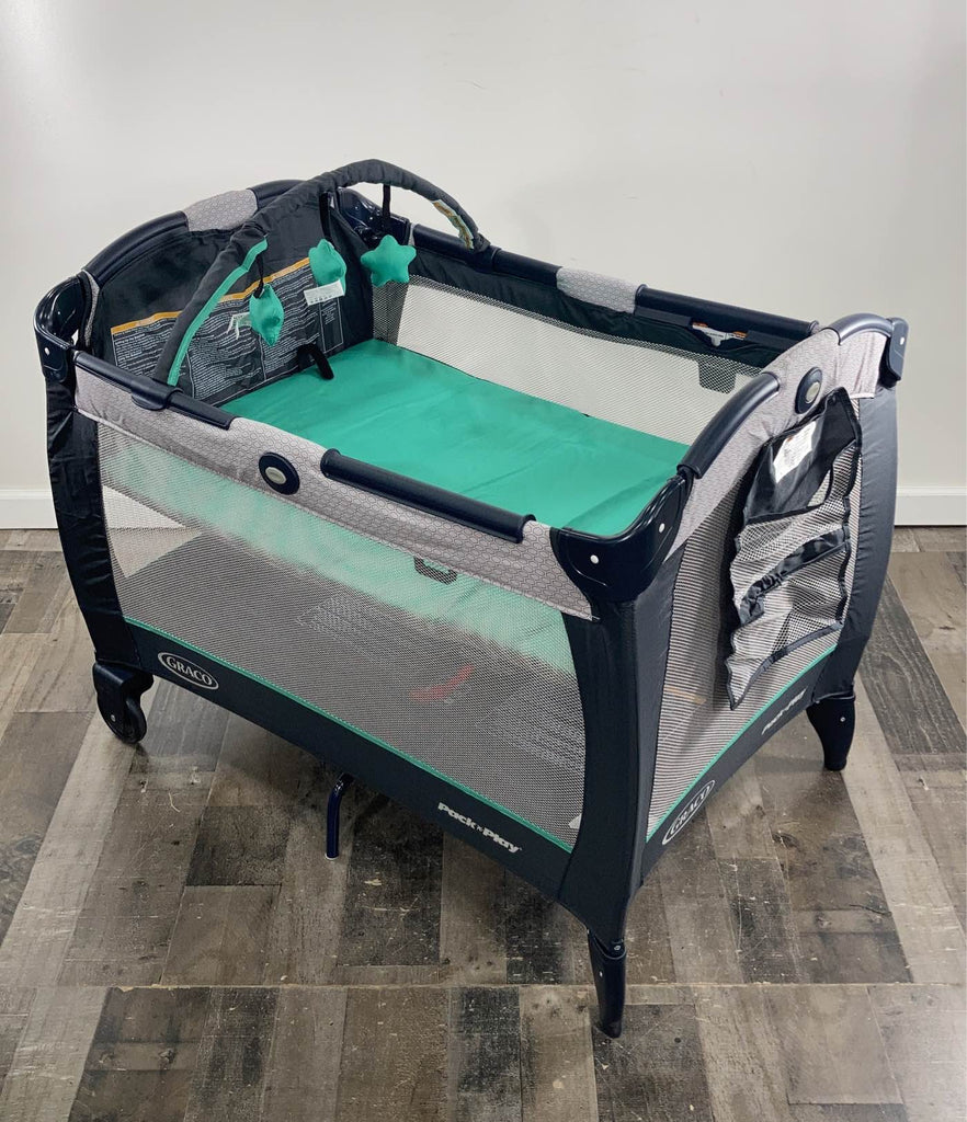 Graco Pack 'n Play Playard With Reversible Seat & Changer LX