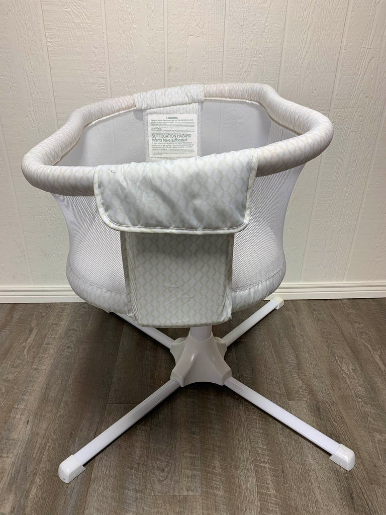 Halo bassinest swivel sleeper bassinet essentia 2024 series modern lattice