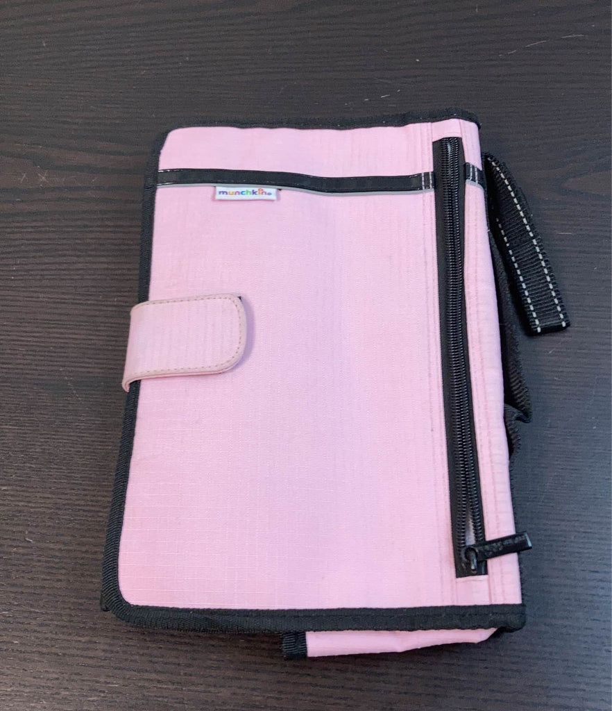 Munchkin Portable Diaper Changing Kit