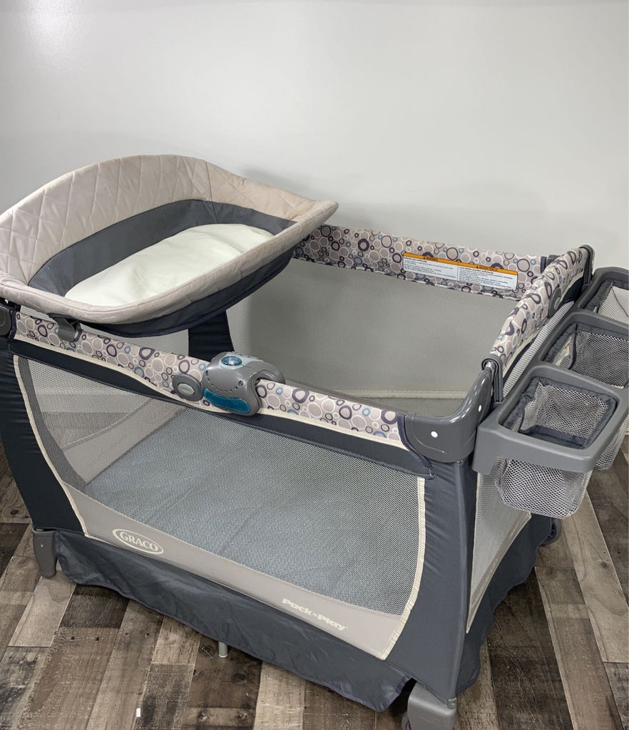 Graco Pack 'n Play Change 'n Carry Playard