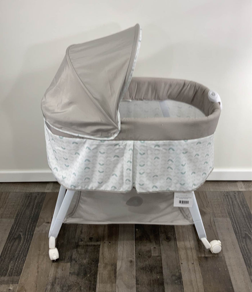 Ingenuity Ity Snuggity Snug Portable Baby Bedside with Soothi