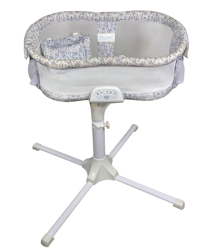 Halo bassinest swivel luxe online series sleeper blue medallion