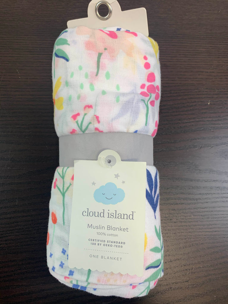 Cloud Island Muslin Blankets