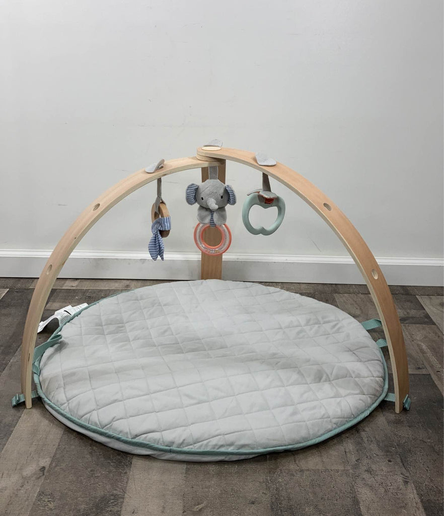Ingenuity Cozy Spot Reversible Activity Gym