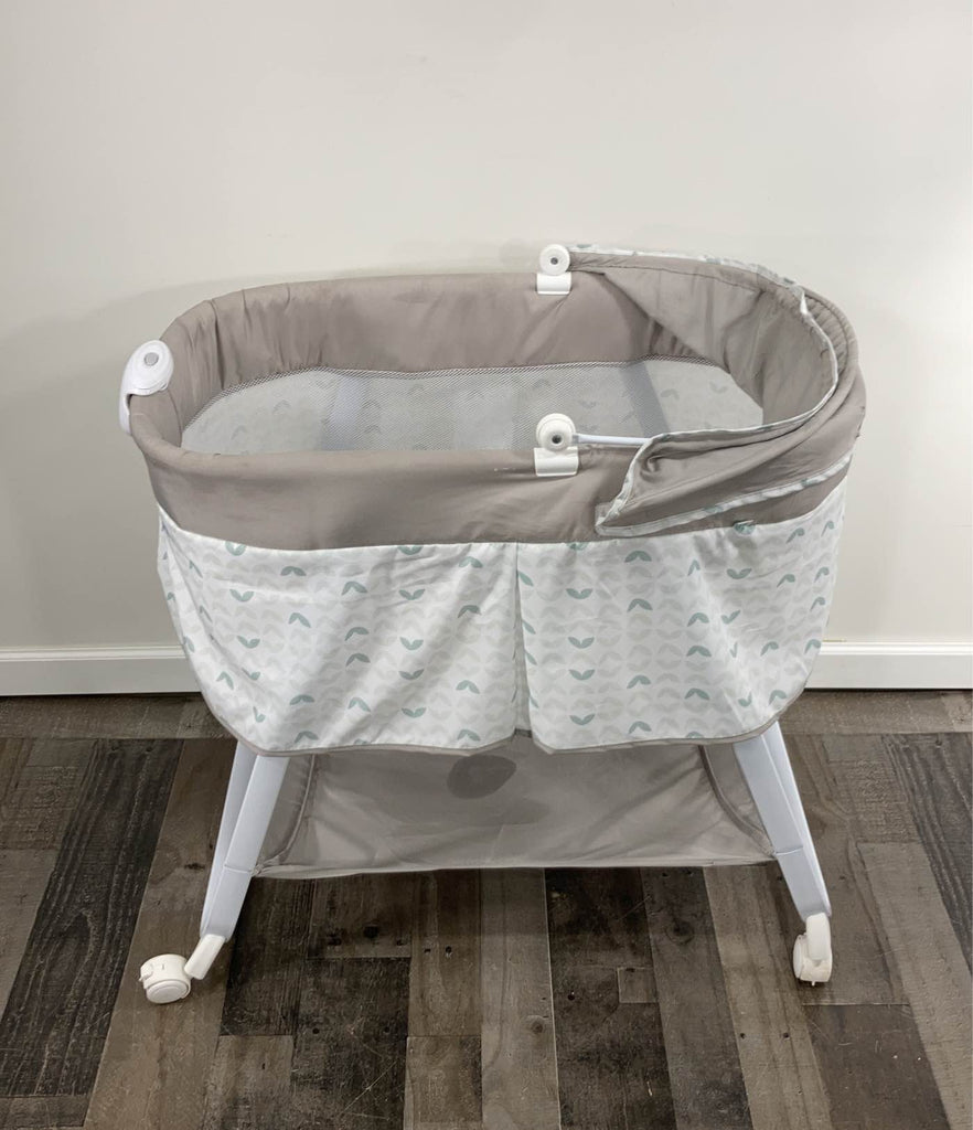 Ingenuity Ity Snuggity Snug Portable Baby Bedside with Soothi