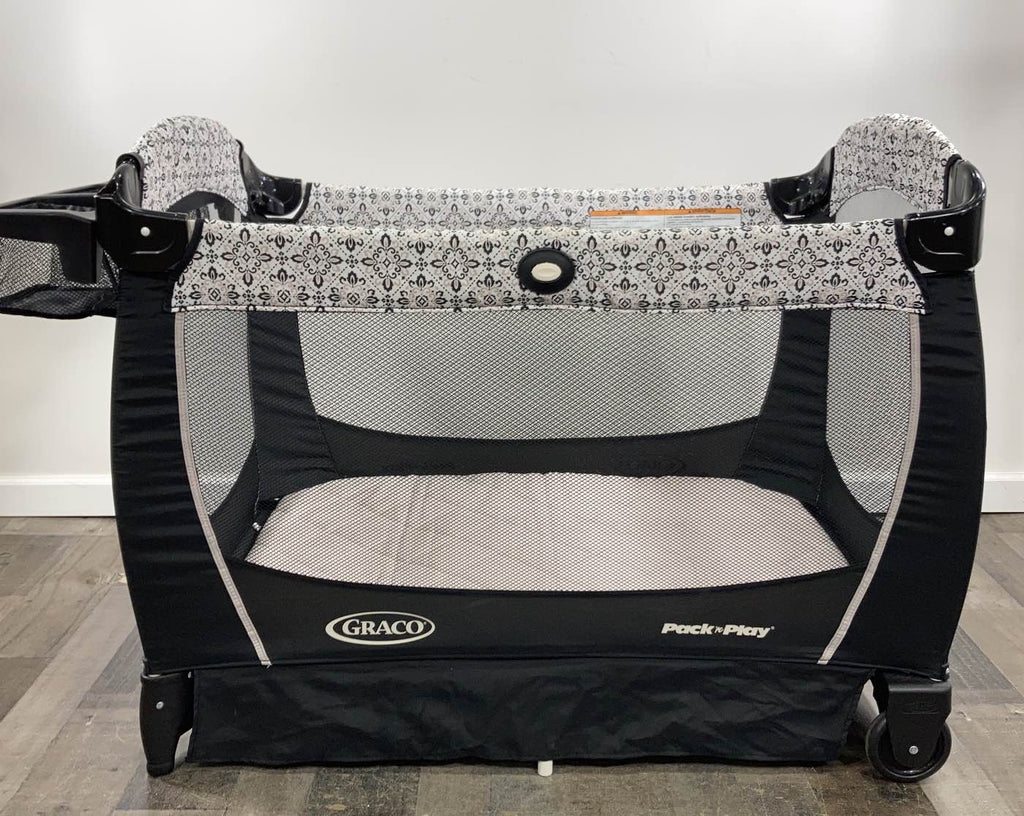 Graco Pack ‘N Play Playard Snuggle Suite LX