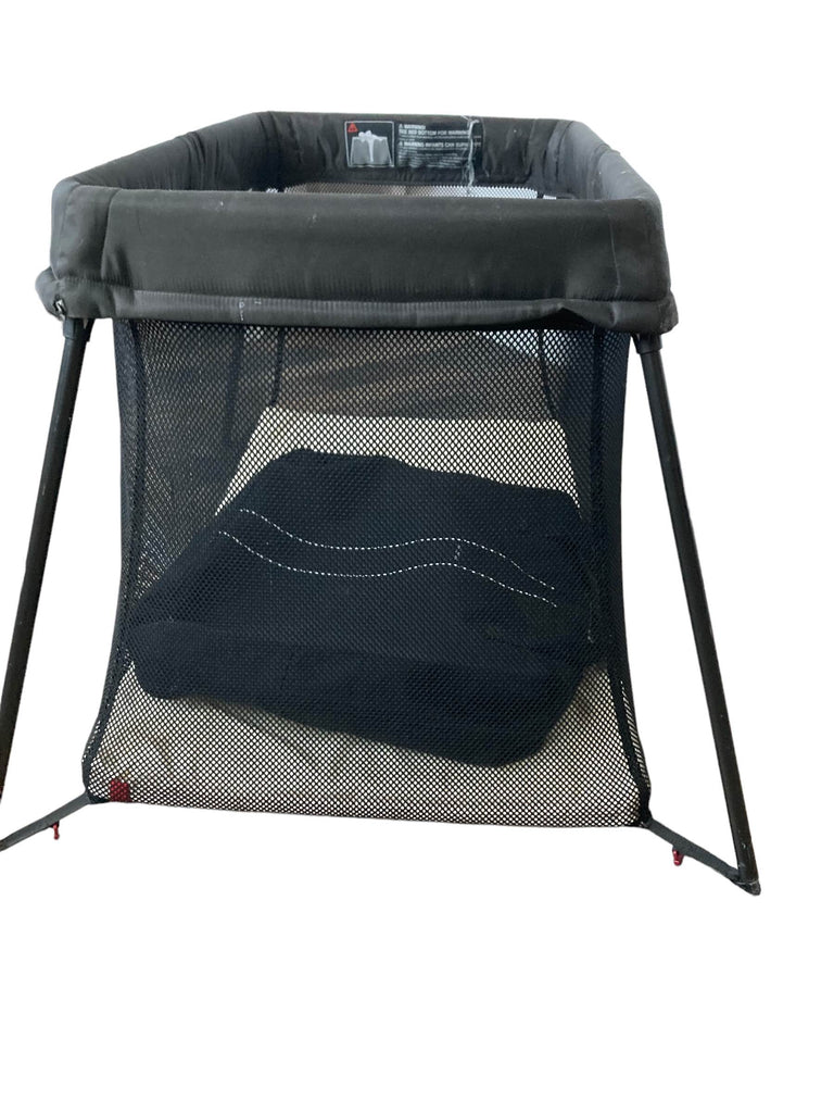 BabyBjorn Travel Crib Light