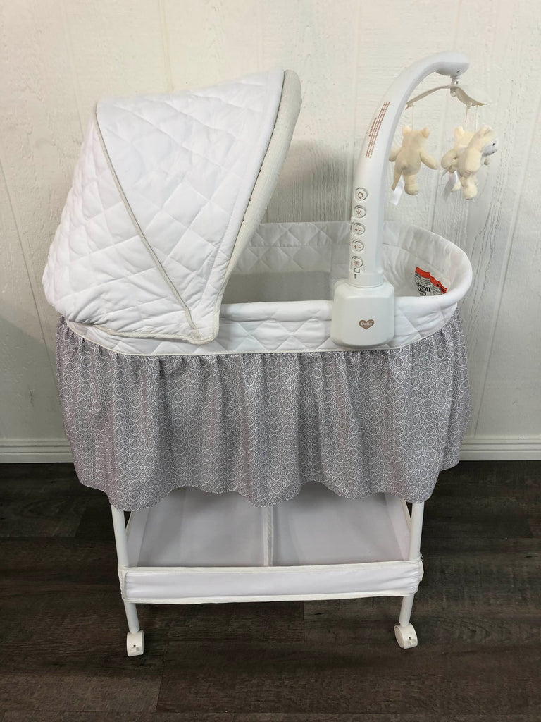 Deluxe sales gliding bassinet