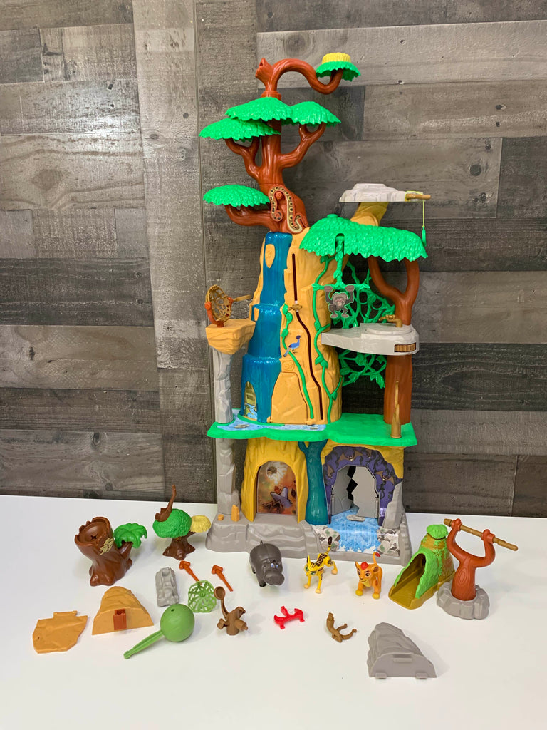 The lion guard on sale training lair playset