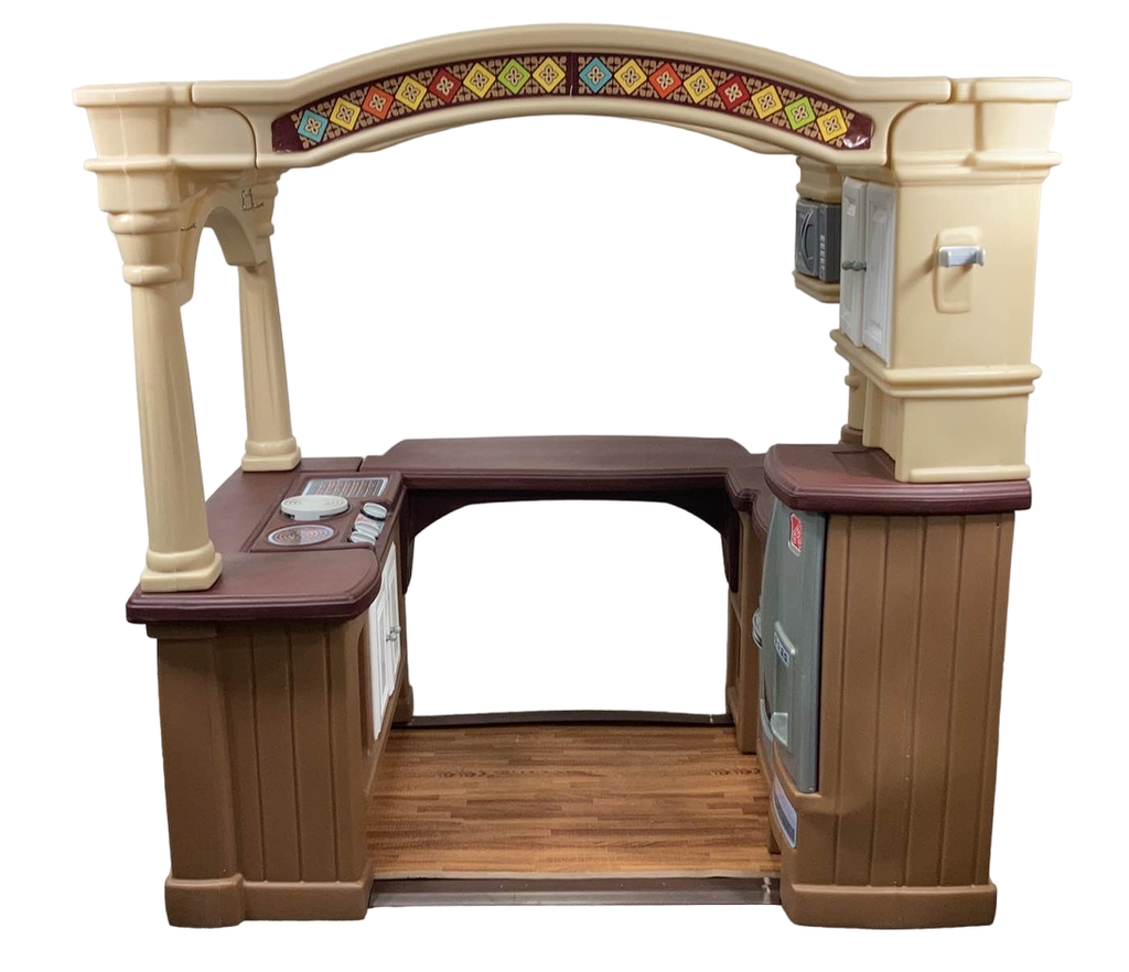 Step2 Grand Walk In Kitchen