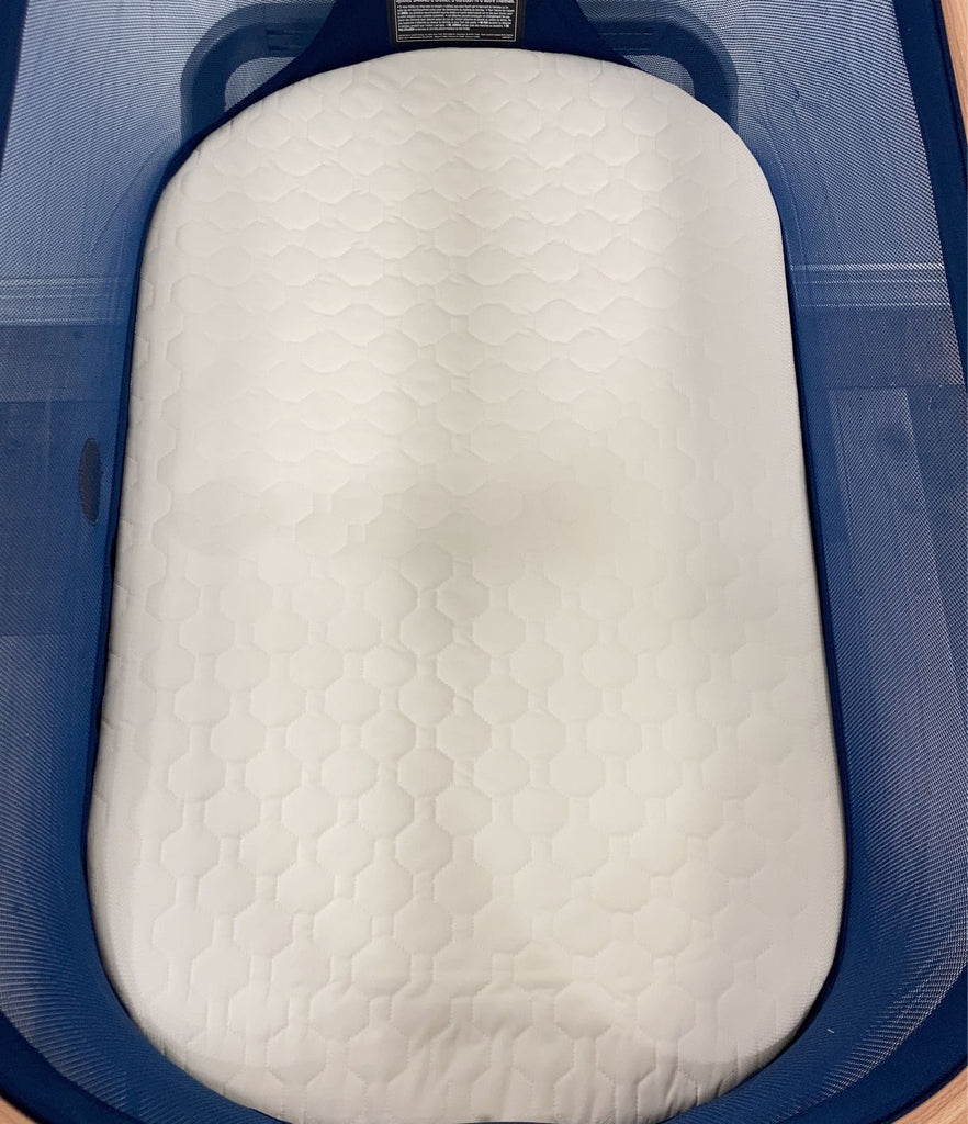 MaxiCosi Iora Bedside Essential Blue