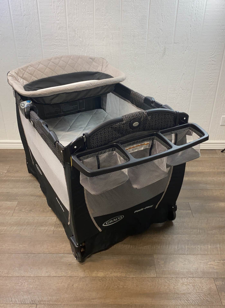 Graco Pack ‘N Play Playard Snuggle Suite LX