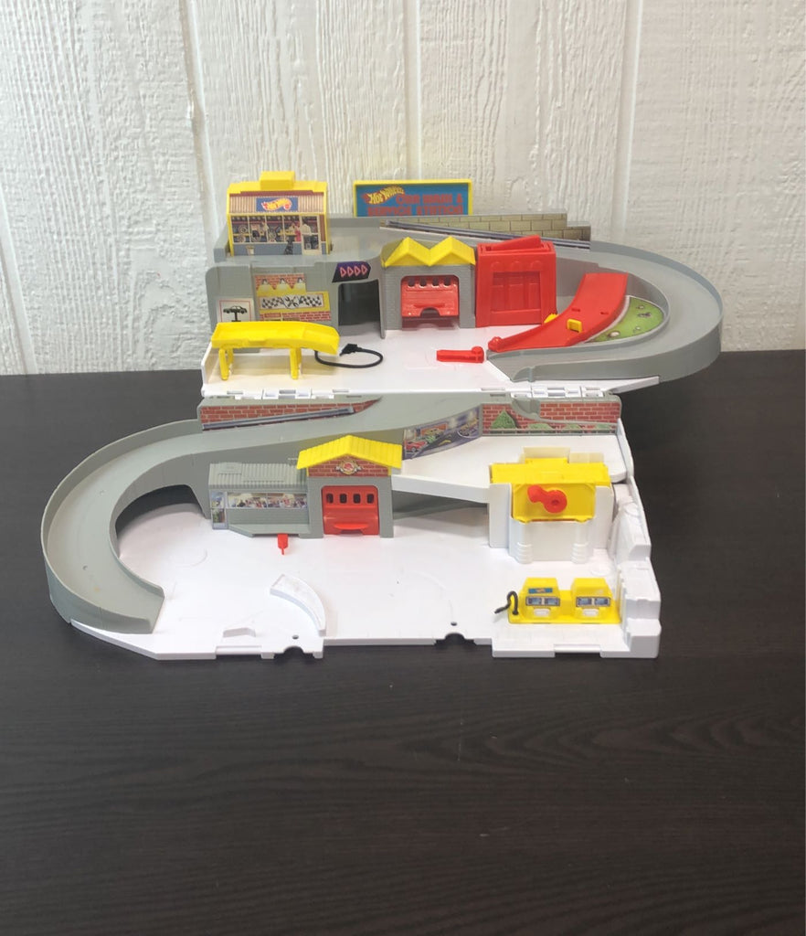 Hot Wheels Car Wash & Service Station Play Set