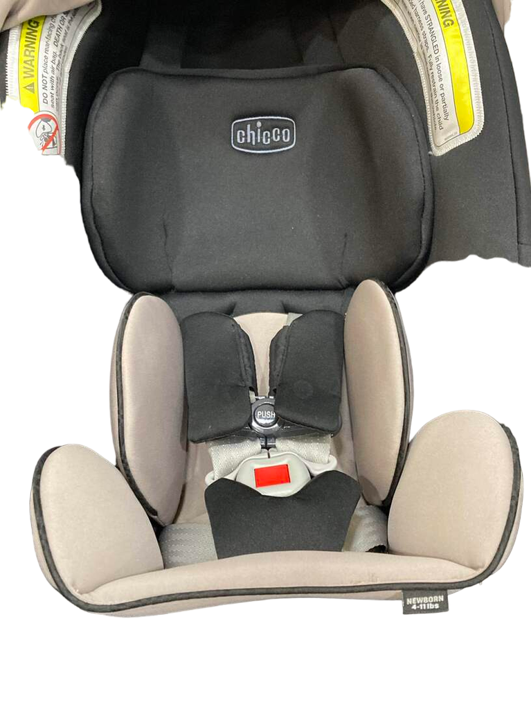 Chicco car hotsell seat newborn insert