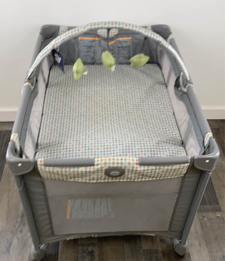 Graco Pack 'n Play Playard With Infant