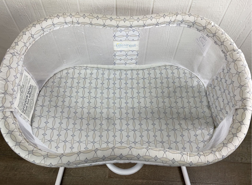 Halo BassiNest Glide Sleeper