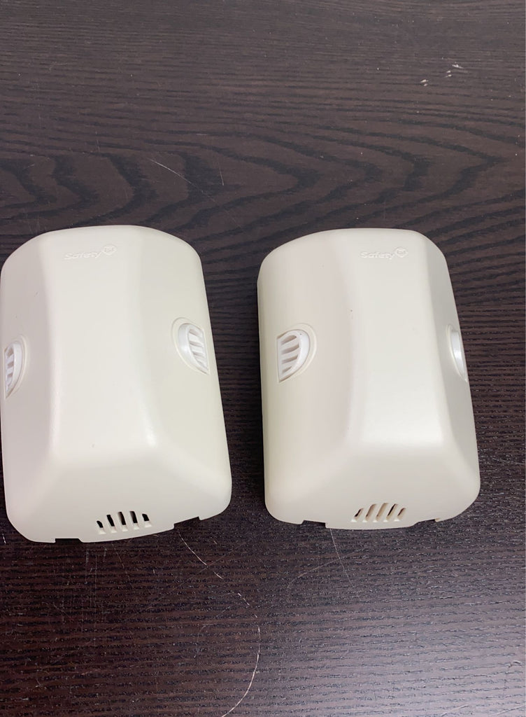 Safety First Outlet Cover With Cord Shortener