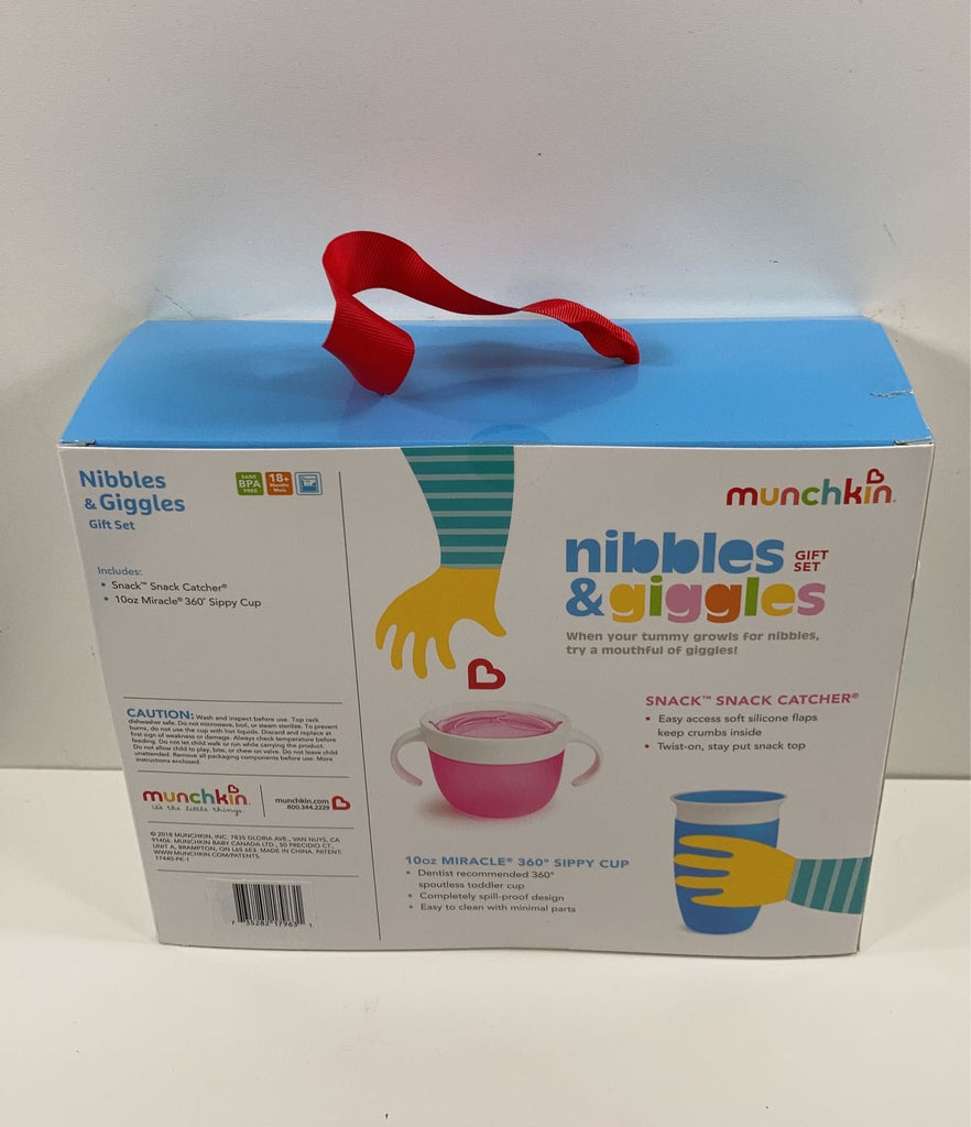 Munchkin Nibbles And Giggles Gift Set