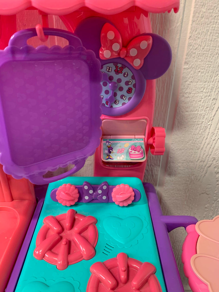 Disney Minnie Mouse Flipping Fun Kitchen