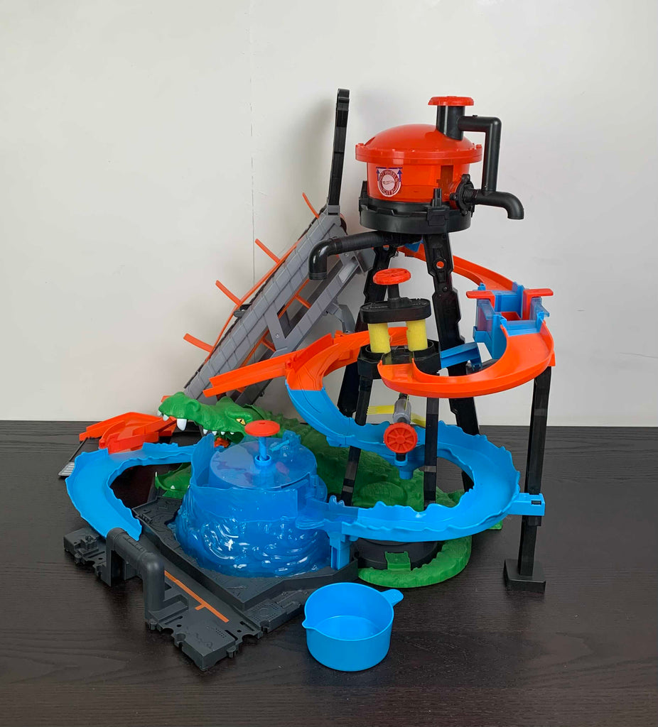 Hot Wheels Ultimate Gator Car Wash