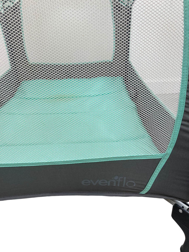 Evenflo Portable BabySuite Deluxe Playard