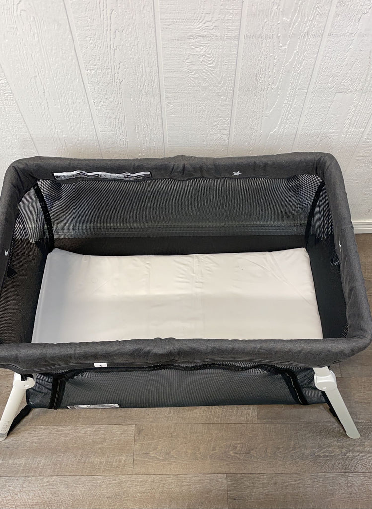 Guava Family Lotus Travel Crib with Kit