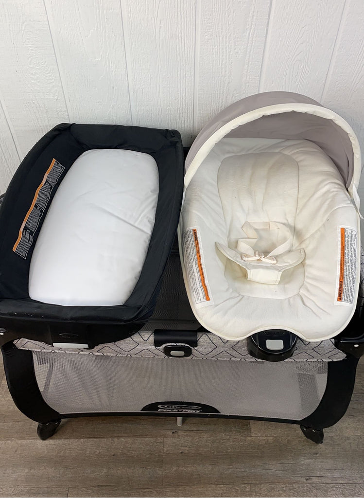 Graco Pack 'n Play Quick Connect Portable Seat DLX Playard