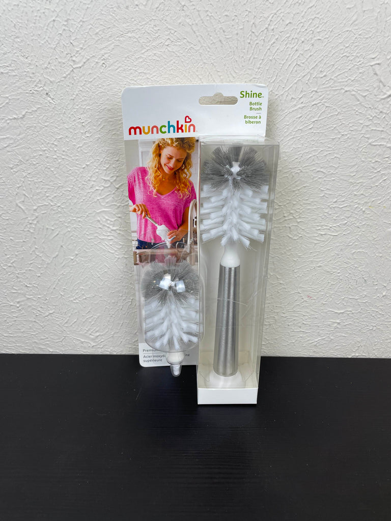 Munchkin shine deals bottle brush