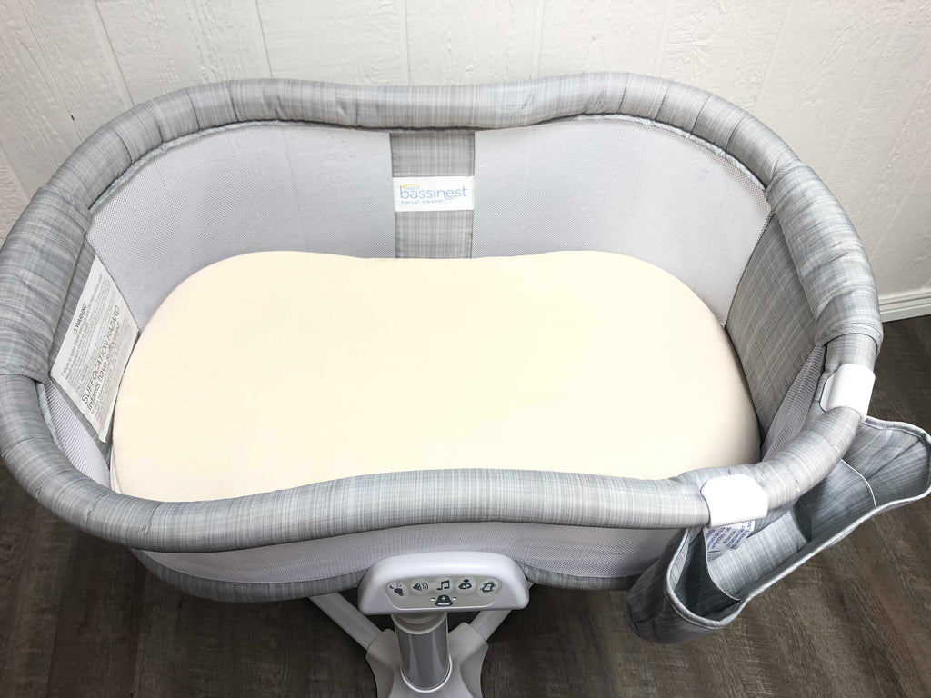 Halo Bassinest Swivel Sleeper Luxe Plus Series