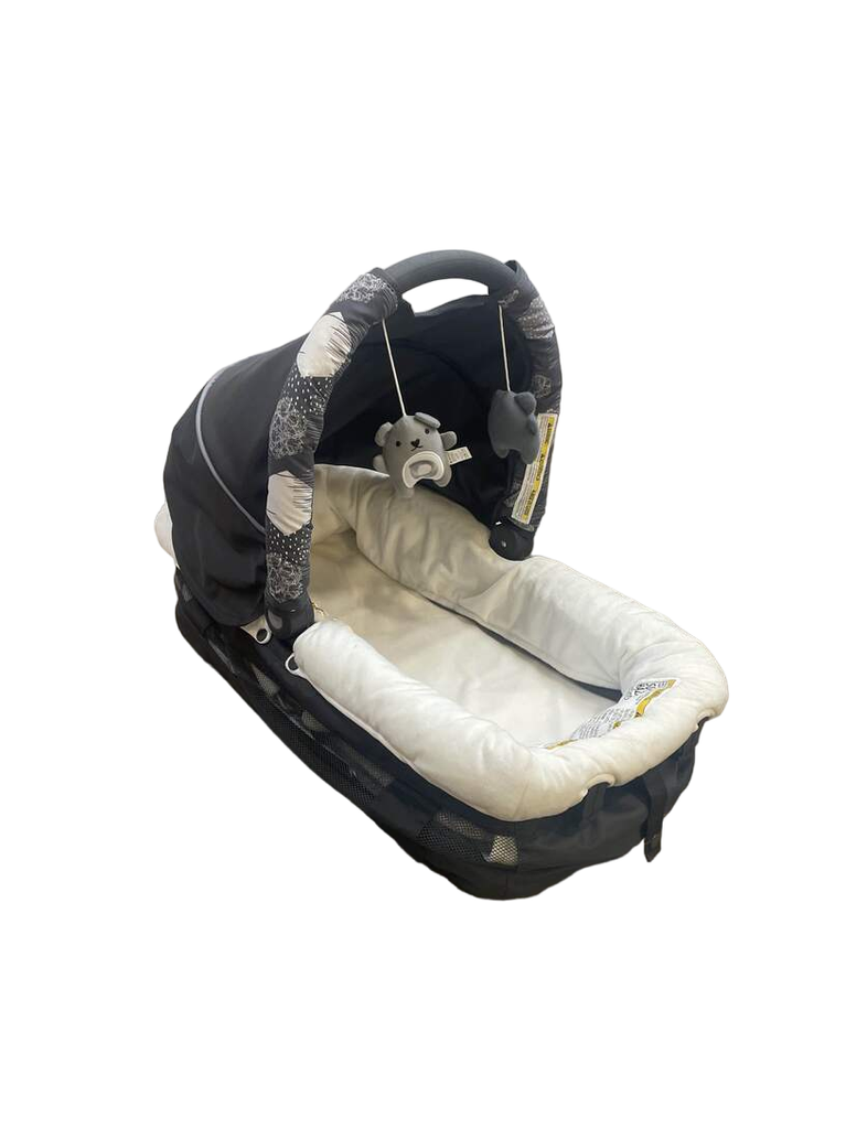 Moov & Comfy Travel Playard with Bassinet, Snuggle Bugz