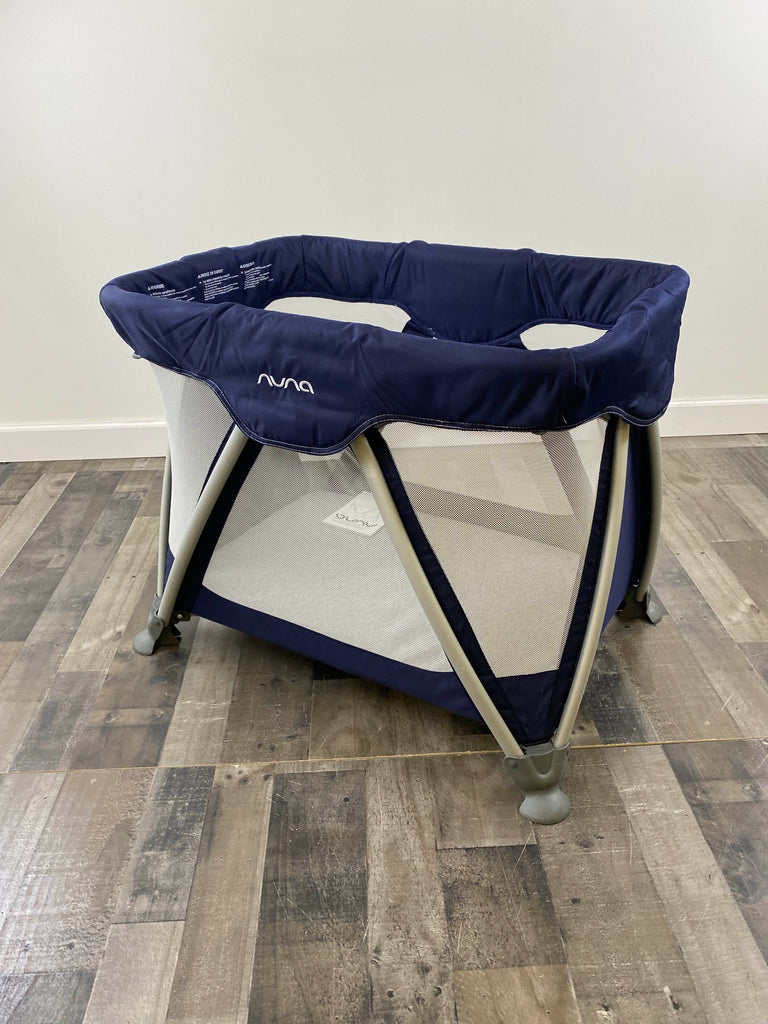 Nuna Sena Mini Travel Cot