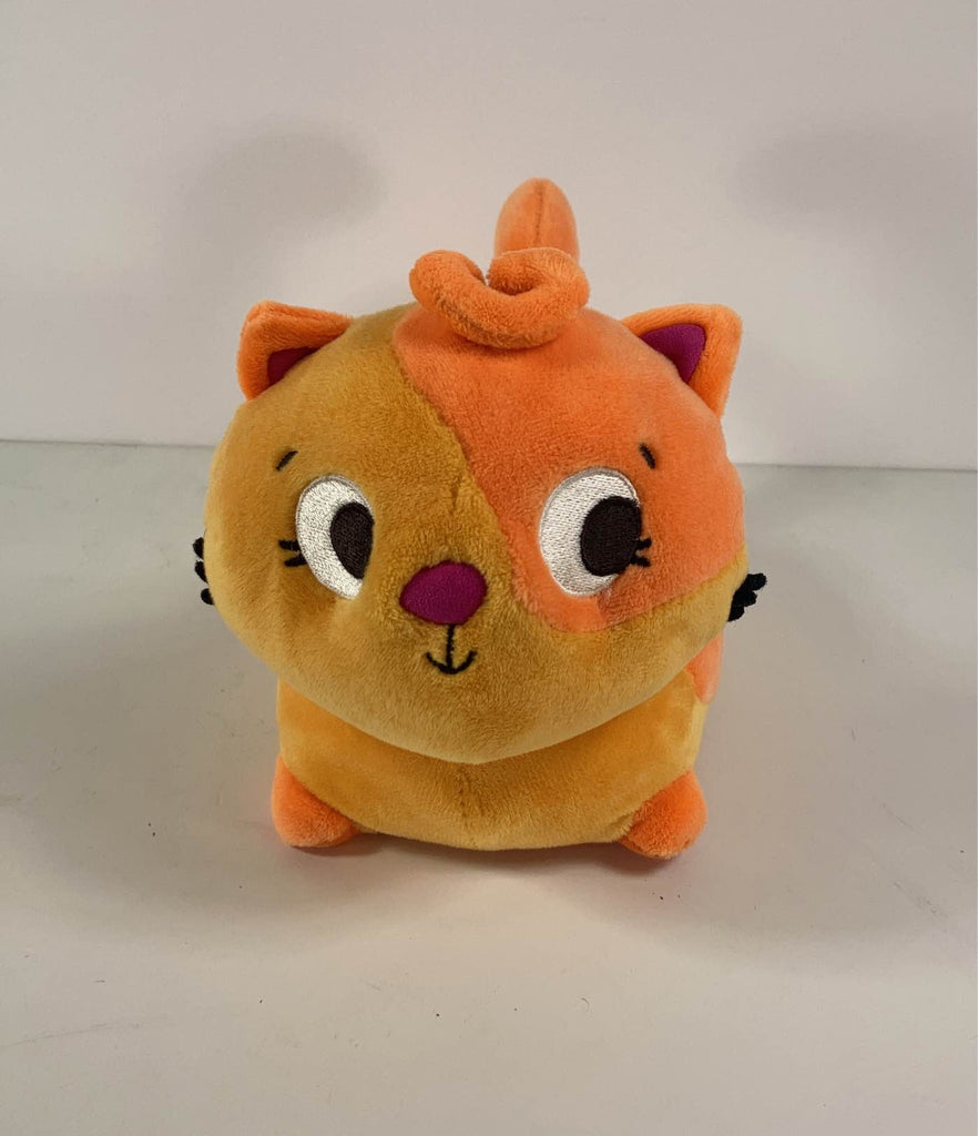 B. Toys Wobble ‘n’ Go Cat