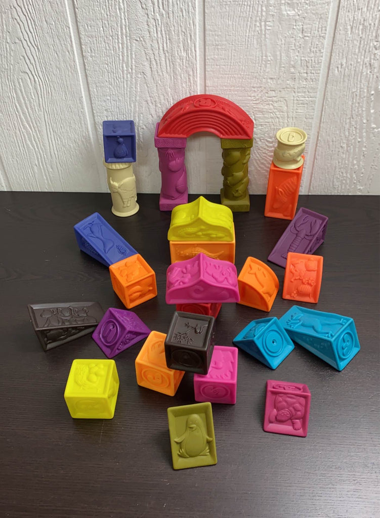 B. Toys Elemenosqueeze Blocks